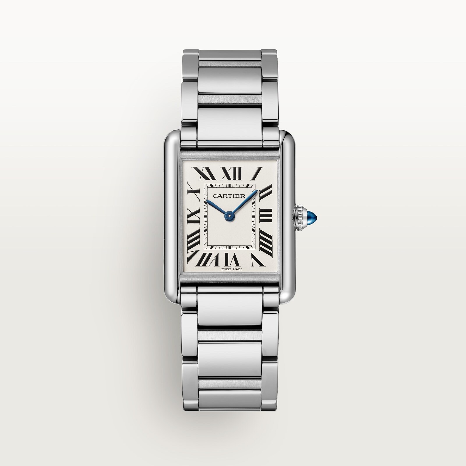 Cartier Tank Must (grand modèle), vue de face sur fond blanc